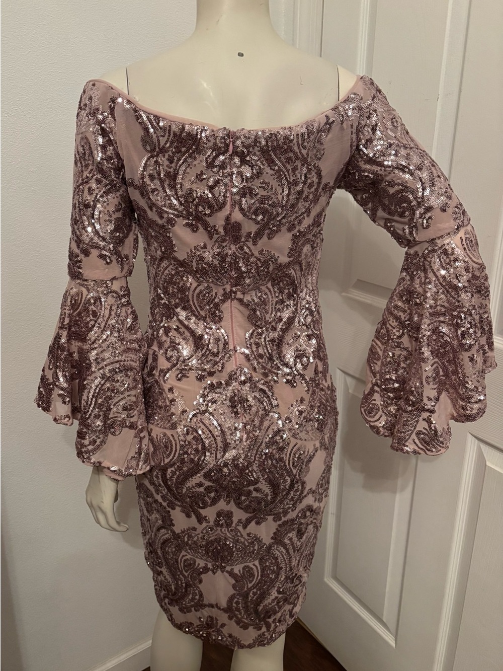Betsy & Adam Rose Pink Sequin Off-Shoulder Dress 12 - Picture 2 of 7